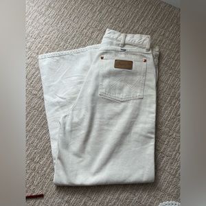WIDE LEG WRANGLER JEANS - 30 W 28 L